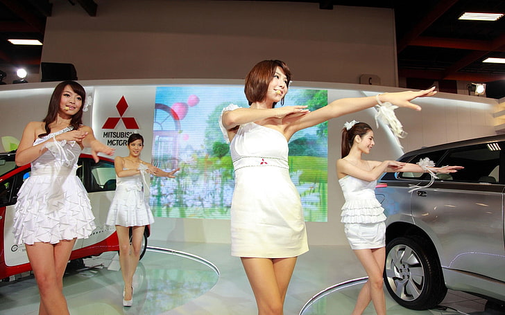 Taipei International Auto Show 아름다운 자동차 모델 .., 여성용 흰색 민소매 미니 드레스, HD 배경 화면
