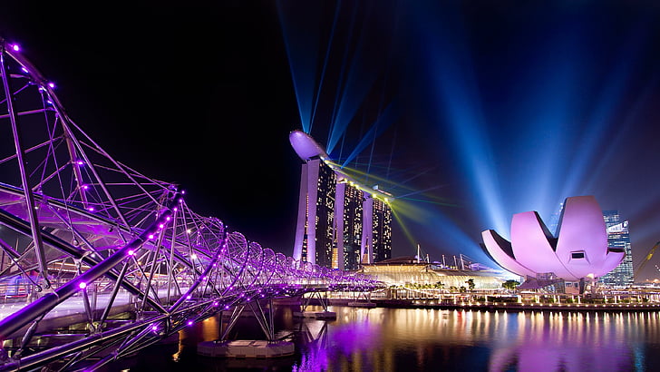 miasto, światła, noc, zatoka marina, singapur, azja, most helix, fioletowe światła, metropolia, pejzaż miejski, most, światła miasta, odbicie, fioletowy, punkt orientacyjny, atrakcja turystyczna, Tapety HD