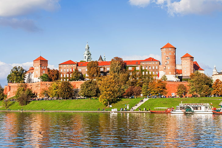 autumn, the sun, trees, river, people, castle, hill, Poland, boats, promenade, Krakow, Wawel, Wisla, Wawel castle, Wawel Royal Castle, HD wallpaper