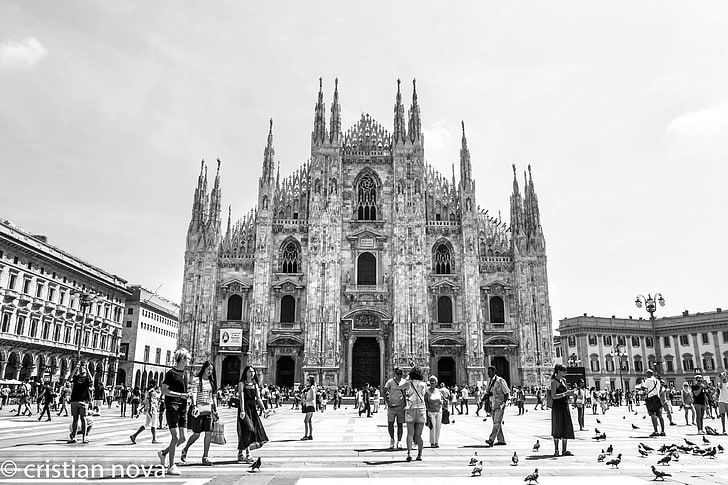 bw, bird, black and white, cathedral, cathedral square, downtown district, duomo, italia, italy, milan, milano, people, square, sunny, sunny day, town center, HD wallpaper