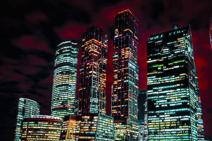 высотные здания с включенными огнями, Россия, Москва, Москва, город, небоскребы, HD обои