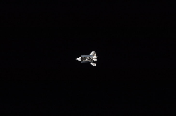 серый космический челнок, космическая станция, космос, самолеты, космический челнок, простой фон, HD обои