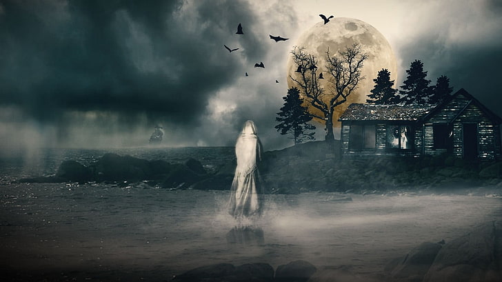 персонаж на водоеме возле дома, Хэллоуин, цифровое искусство, призрак, туман, деревья, мертвые деревья, луна, облака, летучие мыши, побережье, пейзаж, жуткий, HD обои