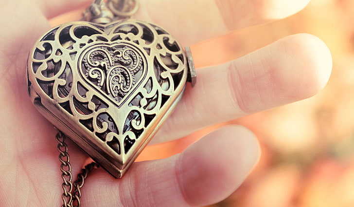 gold-colored heart locket, heart, hand, pendant, fingers, decoration, HD wallpaper