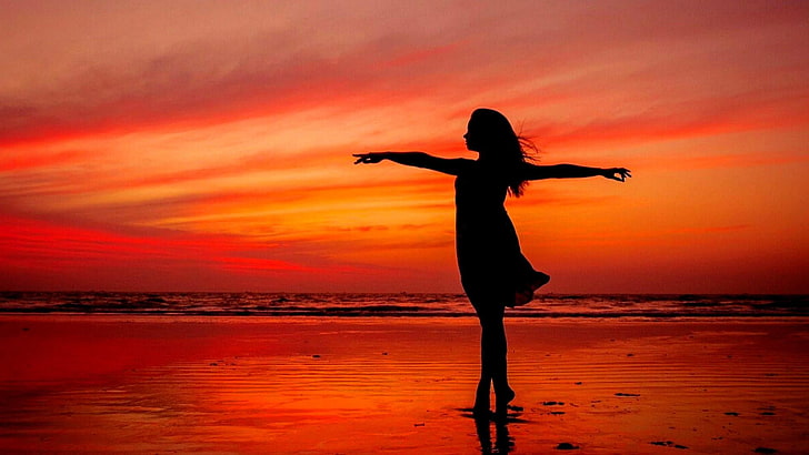 libertà, tramonto, ragazza, riva, cielo arancione, cielo rosso, danza, umore, Sfondo HD