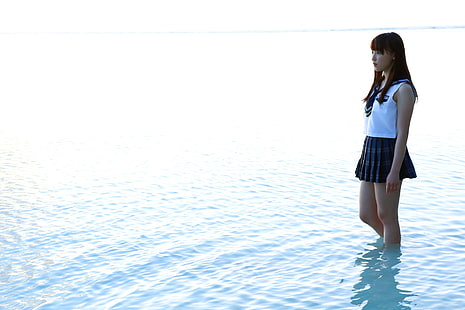 Mizuki Fukumura, asiatique, Morning Musume, eau, jupe, minijupe, uniforme d'écolière, Fond d'écran HD HD wallpaper