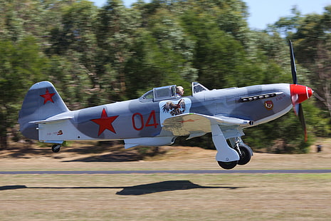 gray jet, the plane, engine, height, speed, blur, fighter, USSR, club, military, collection, bokeh, Soviet, single-engine, Yakovlev, historical, private, times, developer, retro., the second world war, 680 km-h, M-107A, The Yak-9U, 5800 m, Yak-9U, HD wallpaper HD wallpaper