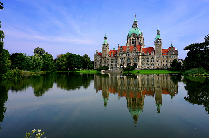 brown concrete castle near lake photography, water, trees, pond, reflection, castle, Germany, New Town Hall, Hanove, HD wallpaper
