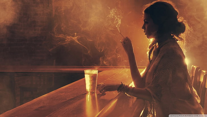 المرأة ، صورة ، امرأة سمراء ، منظر جانبي ، تدخين ، hairbun ، الإضاءة الخلفية ، بار، خلفية HD