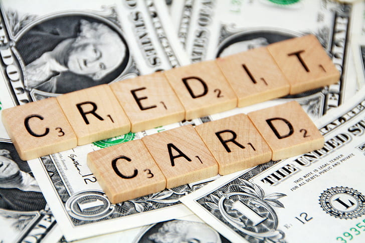 Fotografie von Kreditkarte Scrabble Stück auf US-Dollar-Schein, Kreditkarten, Fotografie, Kreditkarte, Scrabble, Stück, US-Dollar-Schein, Währung, Finanzen, Papierwährung, Reichtum, Geschäft, HD-Hintergrundbild