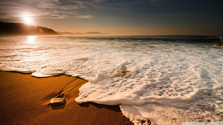 brun sten, natur, landskap, hav, vågor, kust, soluppgång, morgon, sand, strand, moln, klippa, horisont, sten, HD tapet