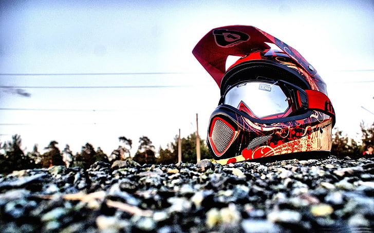 downhill biking helmet-Sports Theme HD Wallpaper, red and black motocross helmet, HD wallpaper