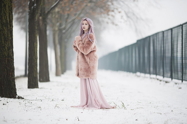 vinter, kvinnor, tittar på tittaren, ensam, rosa hår, blondin, snö, HD tapet