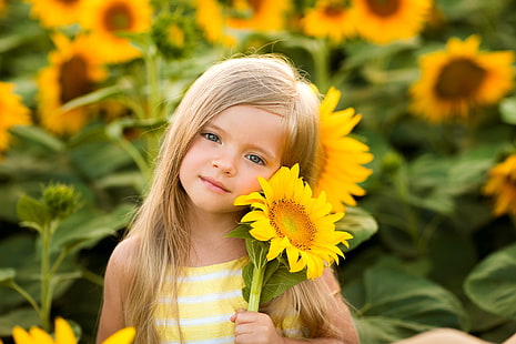 Фотография, Ребенок, Блондинка, Голубые глаза, Цветок, Девочка, Маленькая девочка, Подсолнух, Желтый цветок, HD обои HD wallpaper