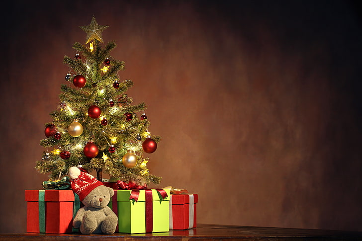 Коледно дърво, звезди, подаръци, Нова година, украшение, коледни украси, весела Коледа, коледна украса, коледно дърво, плюшено мече, леки топки, леки топки, HD тапет