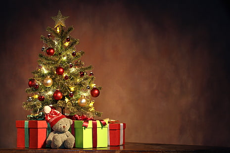 Albero di natale, stelle, regali, capodanno, ornamento, decorazioni natalizie, buon natale, decorazione natalizia, albero di natale, orsacchiotto, palline leggere, palline leggere, Sfondo HD HD wallpaper