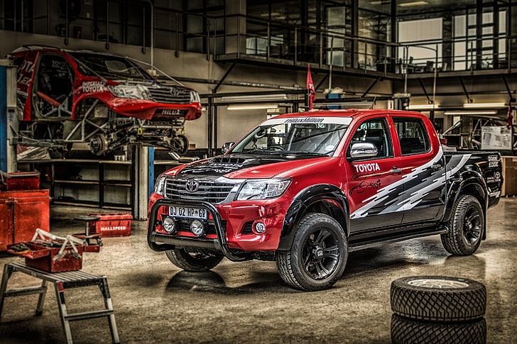 red and black Toyota crew cab pickup truck, Toyota, pickup, Hilux, 2015, HD wallpaper