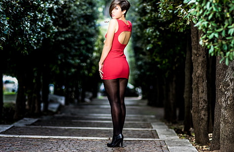женское красное платье без рукавов, женщины на улице, красное платье, женщины, HD обои HD wallpaper