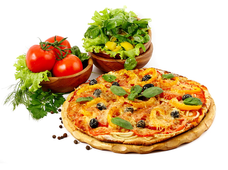 토마토와 바질 피자, 피자, 토마토, 야채, 고기, HD 배경 화면