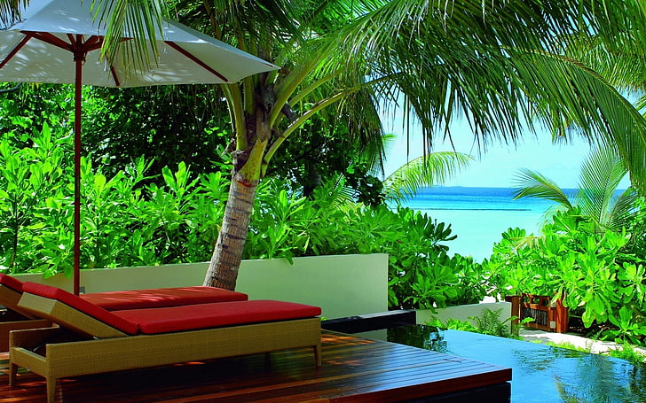 hotel, palm trees, tropical, beach umbrella, sea, HD wallpaper