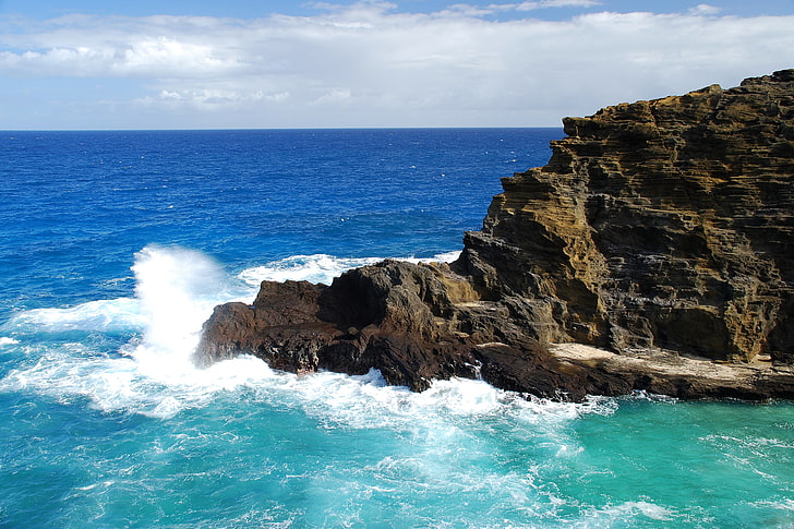 brązowa formacja skalna, morze, skała, fala, Tapety HD