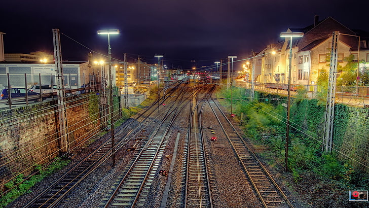 черен влак, градски пейзаж, град, триер (град), железопътен транспорт, нощ, HD тапет