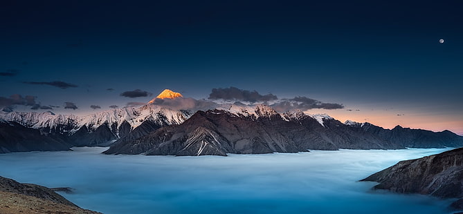 заснеженные горы, природа, пейзаж, закат, луна, горы, снежная вершина, облака, туман, синий, небо, панорамы, HD обои HD wallpaper