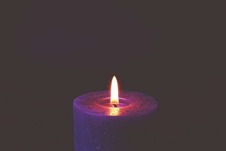 фиолетовая свеча, свеча, пламя, воск, темнота, HD обои