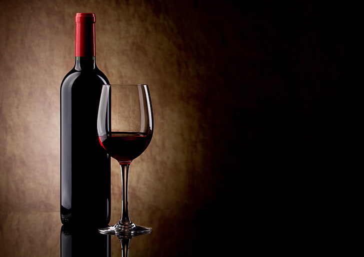 زجاجة نبيذ وزجاج نبيذ ، زجاج ، نبيذ ، أحمر ، زجاجة، خلفية HD