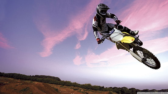 white and yellow motocross dirt bike, #rmz, dirt bikes, fullface, sport, HD wallpaper HD wallpaper