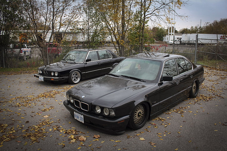 two black sedans, autumn, leaves, tuning, BMW, drives, classic, E34, stance, E28, HD wallpaper