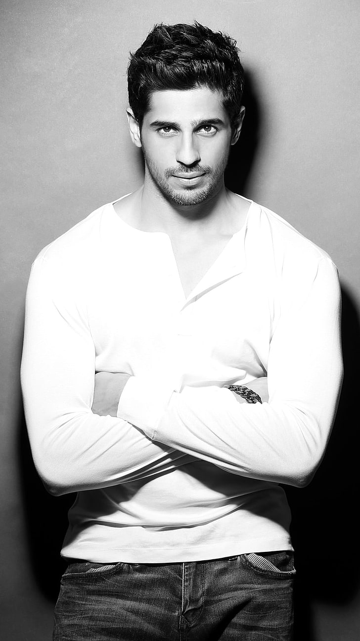 Sidharth Malhotra Pretty Smile, men's white rugby shirt, Male Celebrities, Sidharth Malhotra, bollywood, actor, HD wallpaper