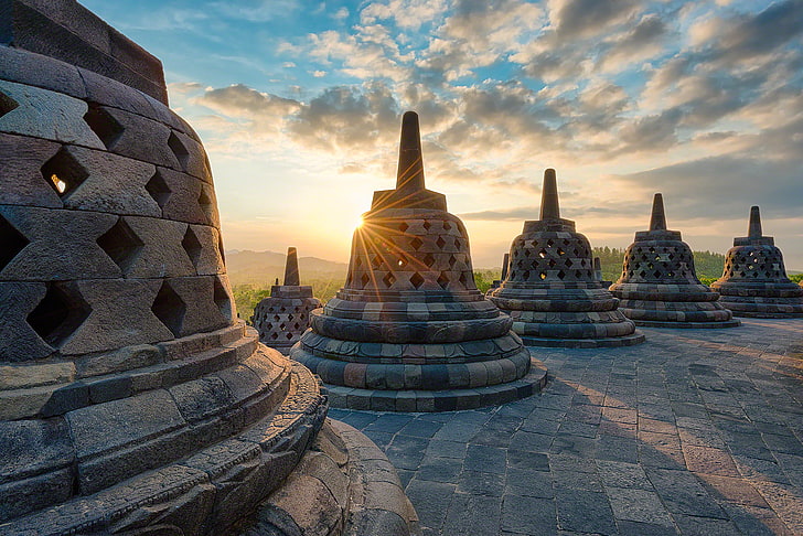 grauer Ziegelboden, die Sonne, Strahlen, Licht, Insel, der Abend, Indonesien, Java, Borobudur, Stupa, der Tempelkomplex, HD-Hintergrundbild
