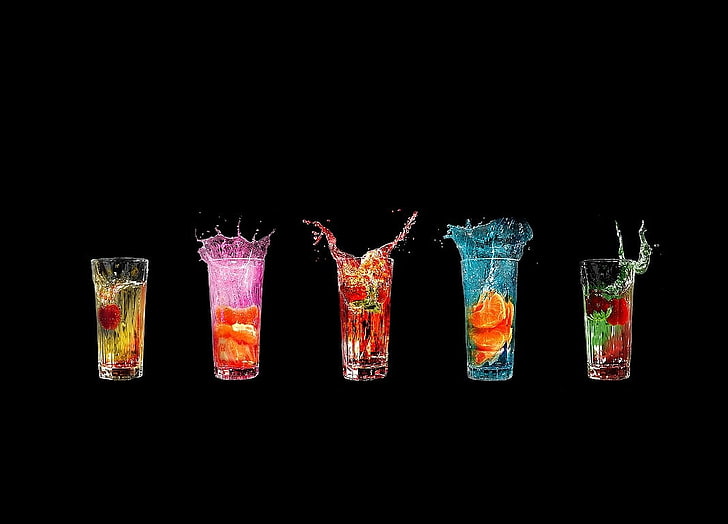 السائل ، زجاج الشرب ، المشروبات ، قطرات الماء ، الفاكهة ، الكوكتيلات، خلفية HD