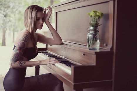 brązowe pianino, dziewczyna, muzyka, fortepian, Tapety HD HD wallpaper
