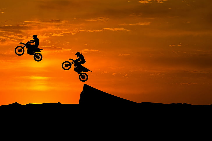 Dirt Bikes, Acrobacias, Silhueta, Pôr do sol, 4K, Fora de estrada, Motocross, HD papel de parede