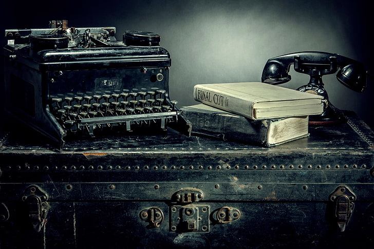 пишущая машинка, поворотный телефон и две книги, натюрморт, книги, телефон, винтаж, пишущая машинка, натюрморт, HD обои