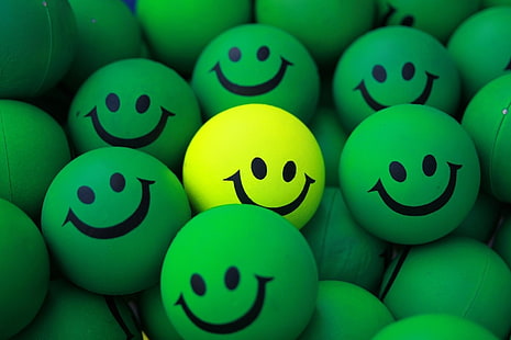 grön emoji-bollparti, bollar, leende, grön, gul, HD tapet HD wallpaper