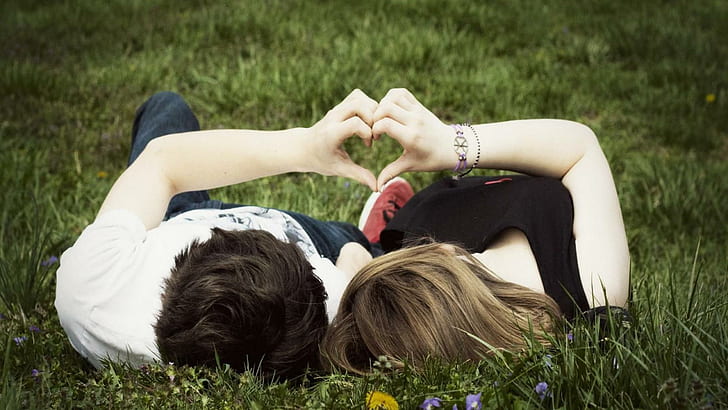 Пара делает романтические отношения в саду Любовь HD Image, любовь, романтика, HD обои
