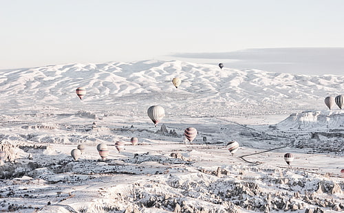 Passeio de balão de ar quente na Capadócia inverno, Europa, Turquia, Viagens, Paisagem, Voo, Desfile, Aventura, visita, hotairballoons, cappadocia, HD papel de parede HD wallpaper