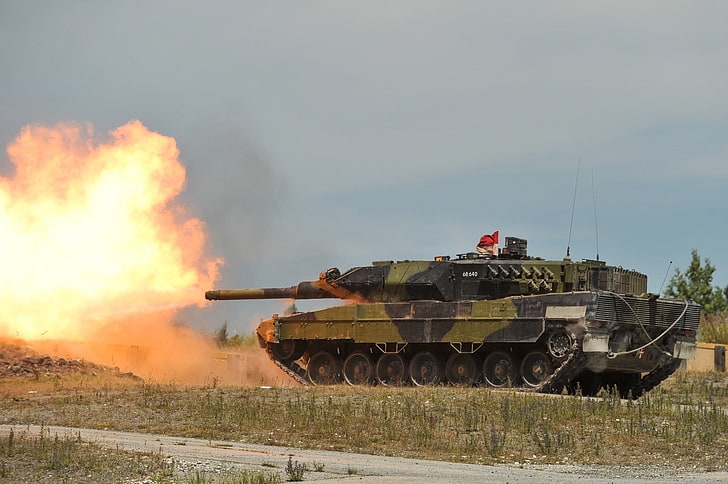 green and black war tank, fire, tank, polygon, combat, armor, Leopard 2, HD wallpaper