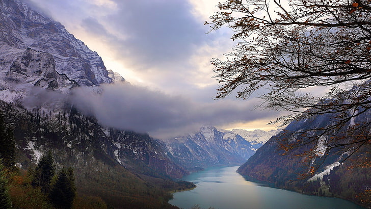 badan air, gunung, dan pohon-pohon berdaun hijau, danau biru di antara dua gunung yang tertutup salju, lanskap, alam, danau, pegunungan, puncak bersalju, awan, pohon, musim gugur, pegunungan Alpen, Swiss, Wallpaper HD