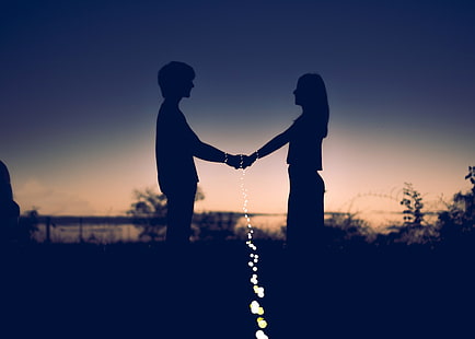 foto della siluetta dell'uomo e della donna che si tengono per mano, amanti, coppia, tramonto, siluetta, 4K, Sfondo HD HD wallpaper