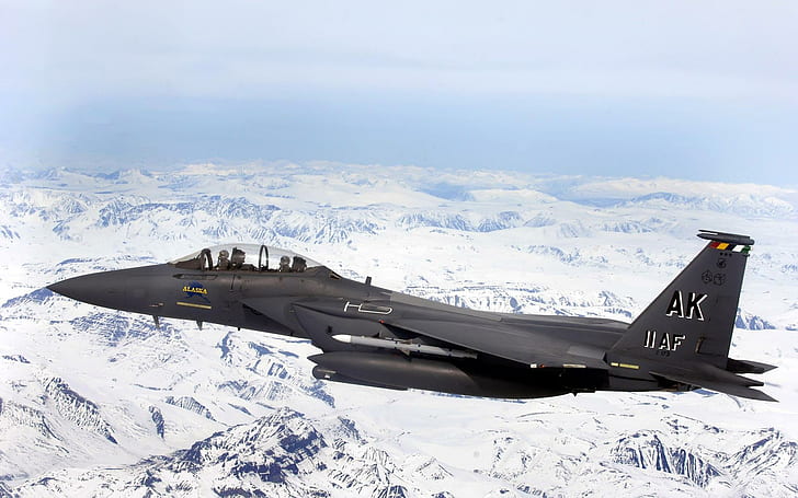 F 15E Strike Eagle fliegt über Gletscherfelder, über Adler, Streik, Fliegen, Gletscher, Felder, Flugzeuge, HD-Hintergrundbild
