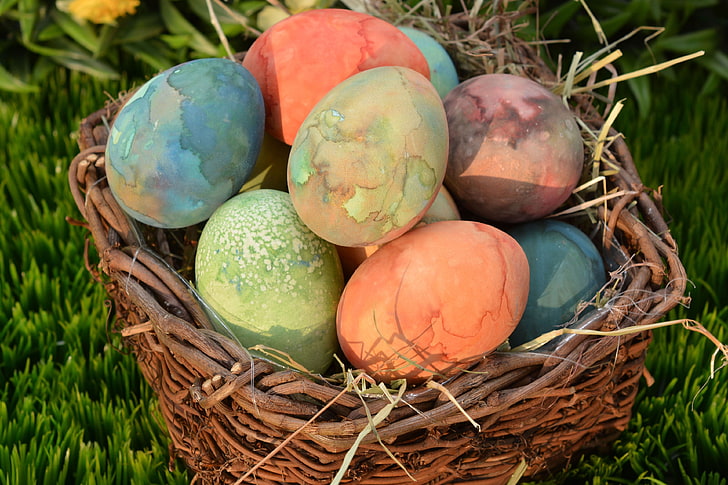 brown wicker basket, easter eggs, easter, eggs, basket, HD wallpaper