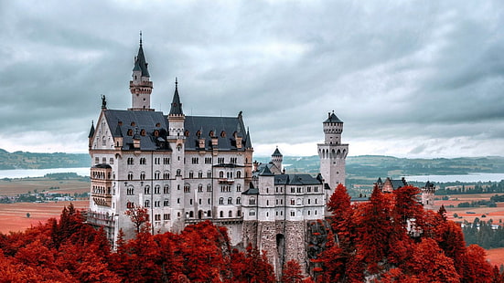 ปราสาท, นอยชวานสไตน์, พระราชวัง, ยุโรป, เยอรมนี, ฤดูใบไม้ร่วง, เมฆ, ต้นไม้สีแดง, วอลล์เปเปอร์ HD HD wallpaper