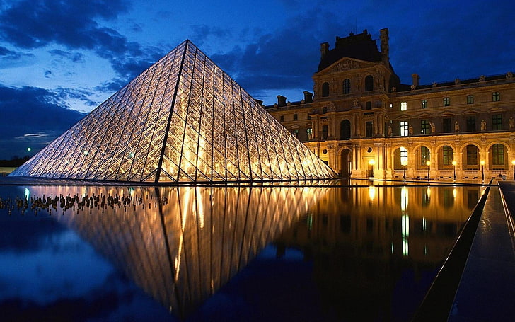 Louvre Piramidi Mavi Saatte, Louvre Müzesi, Paris Fransa, Kent Manzaraları, Cityscape, HD masaüstü duvar kağıdı