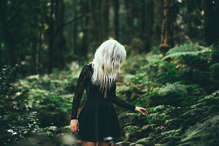 Noel Alvarenga, photography, Chill Out, women, women outdoors, landscape, black clothing, black dress, forest, depth of field, face-off, HD wallpaper