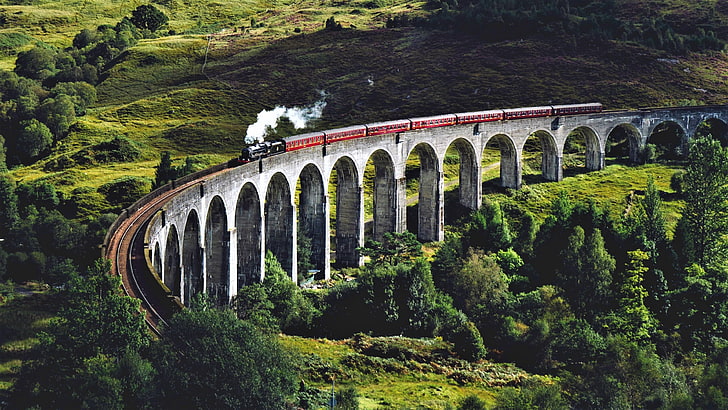 коричневый поезд, завод, Европа, Великобритания, Шотландия, Гленфиннан, паровоз, якобит, пейзаж, трава, поезд, акведук, вода, дерево, арочный мост, виадук, мост, природа, HD обои