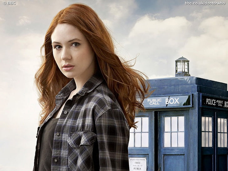 Karen Gillan, Doctor Who, TARDIS, Amy Pond, wanita, aktris, berambut merah, kemeja kotak-kotak, Wallpaper HD